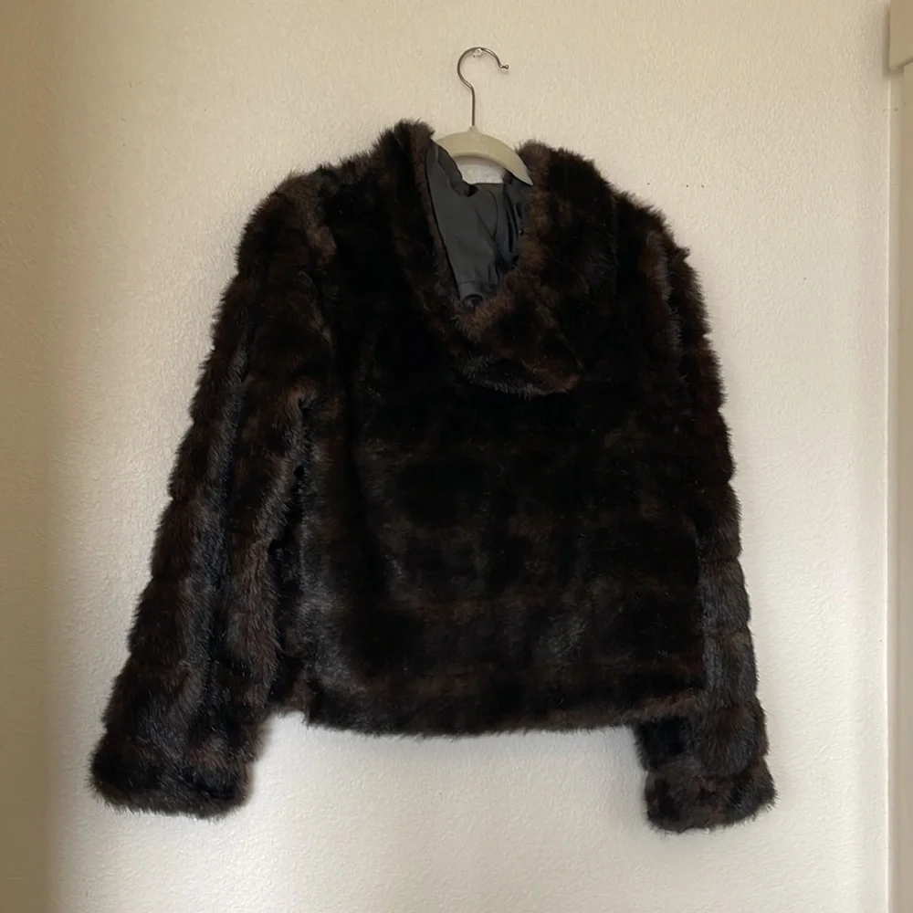Beautiful Pleated Faux Fur Reversible Coat Size M - Picture 5 of 11